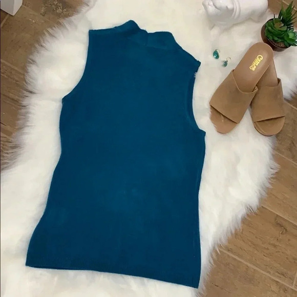 𝅺HARVE’ Benard Vintage Sweater Tank - Picture 3 of 3